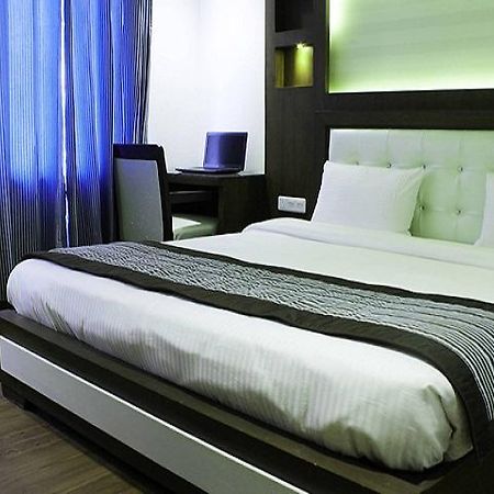 Hotel Opulence Pathankot Ngoại thất bức ảnh