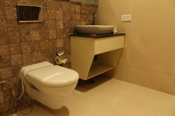 Hotel Opulence Pathankot Ngoại thất bức ảnh