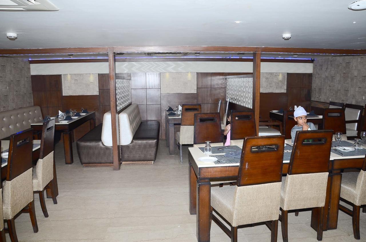 Hotel Opulence Pathankot Ngoại thất bức ảnh