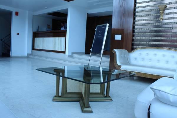 Hotel Opulence Pathankot Ngoại thất bức ảnh