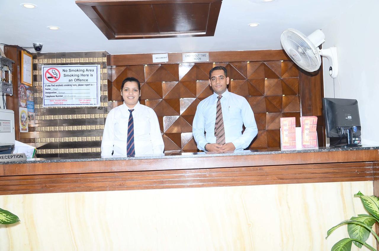 Hotel Opulence Pathankot Ngoại thất bức ảnh