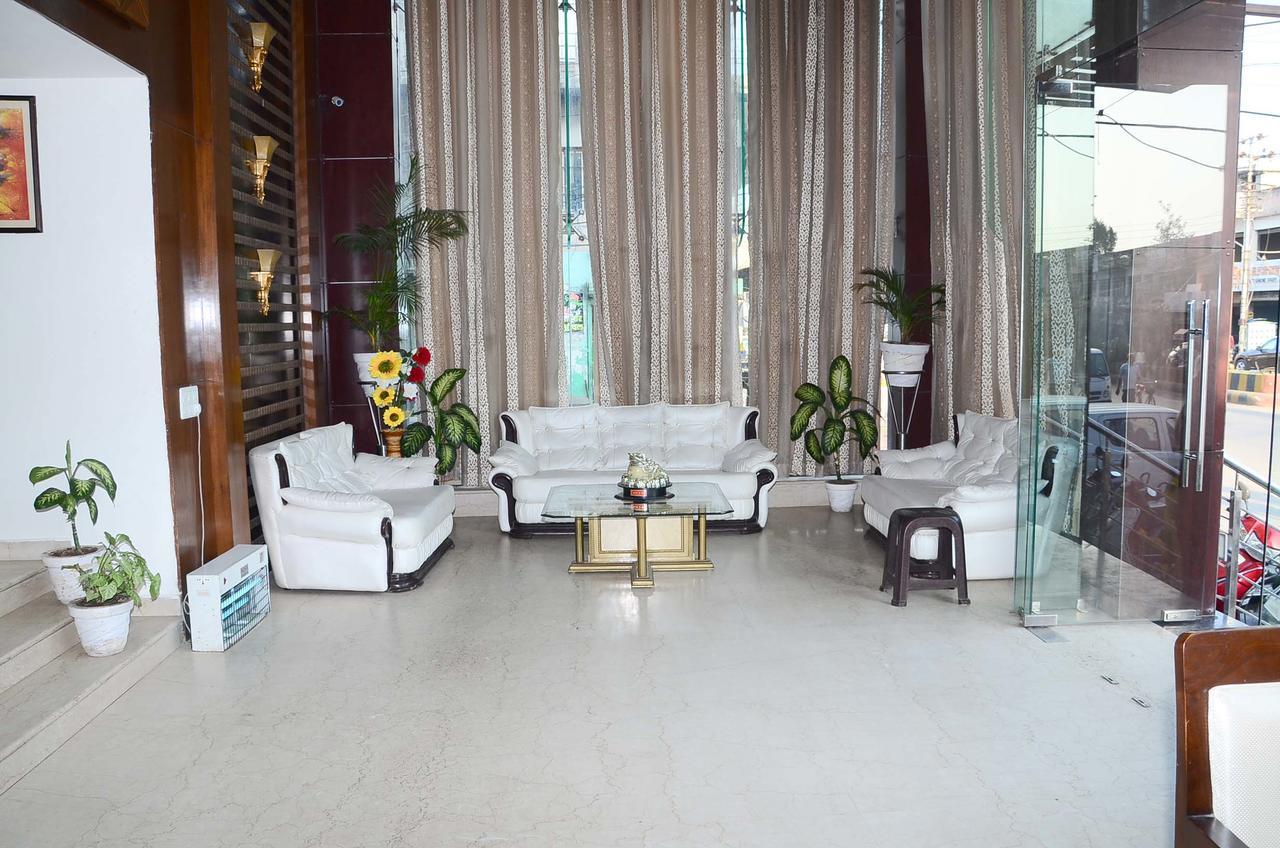 Hotel Opulence Pathankot Ngoại thất bức ảnh